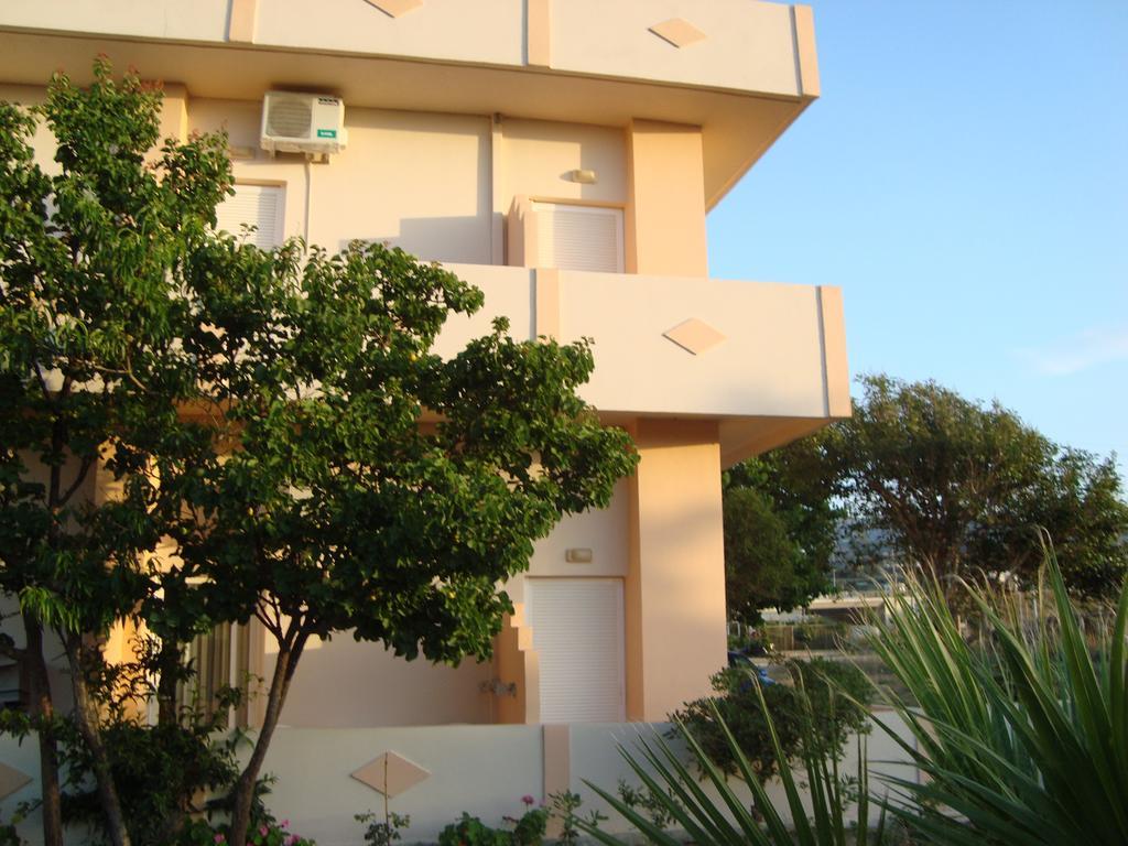Athina Hotell Rethymno Eksteriør bilde
